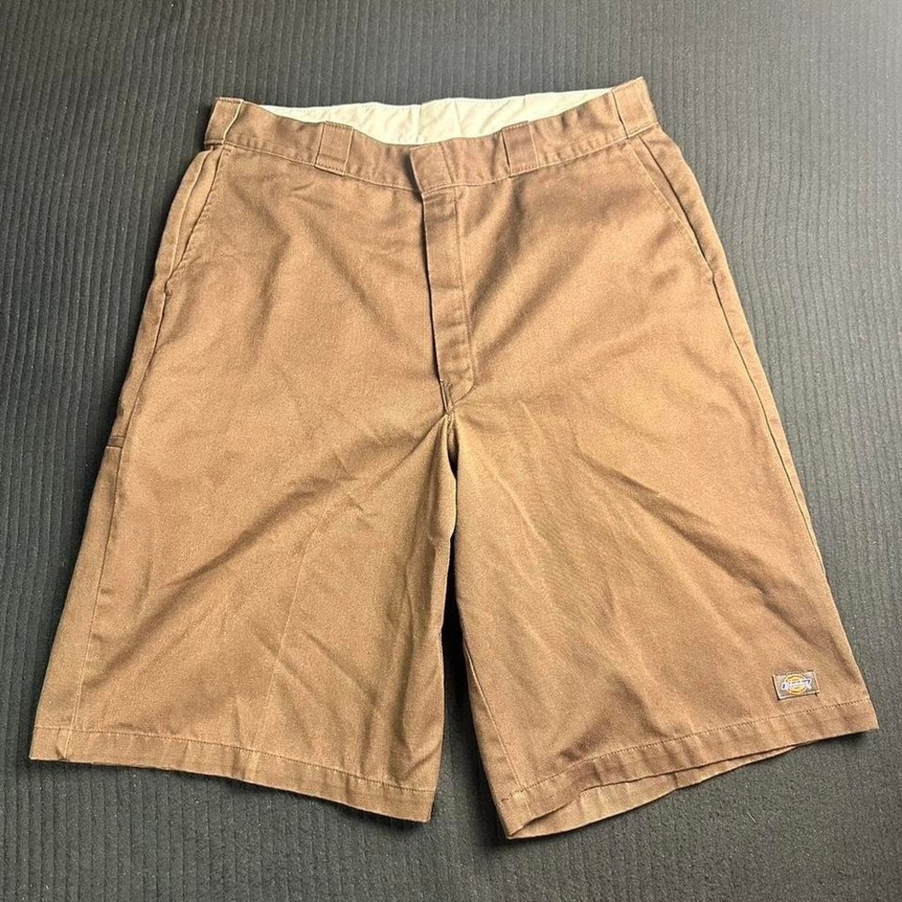 Dickies brown shorts with white lining #workwear #summer'